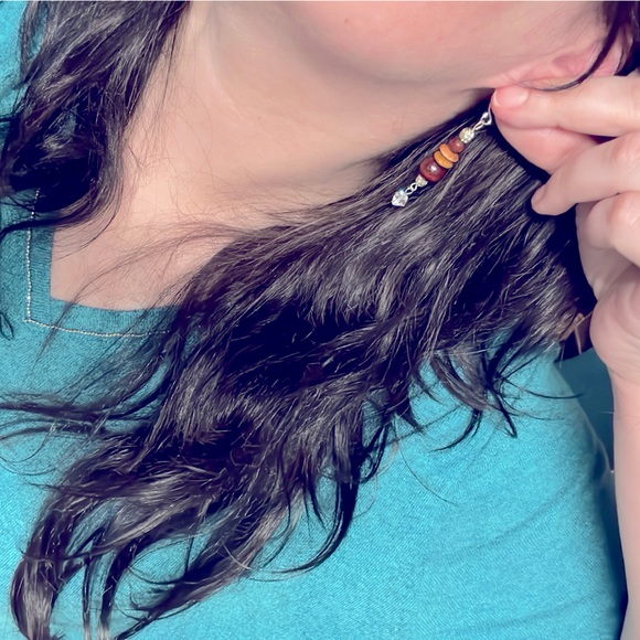 hOmEmAdE= jEwLeRy🏹BoHeMiAn EaRrInGs
wOodEn, SiLvEr BaLL+ cRYsTaL BeAdEd DaNgLeS - Picture 7 of 15